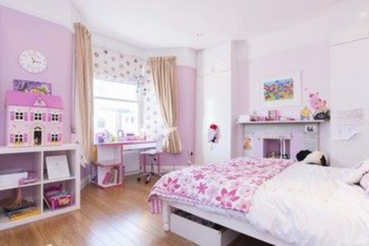 Room 5 of 17