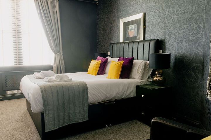 Room 82 of 164