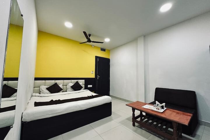 Room 28 of 82