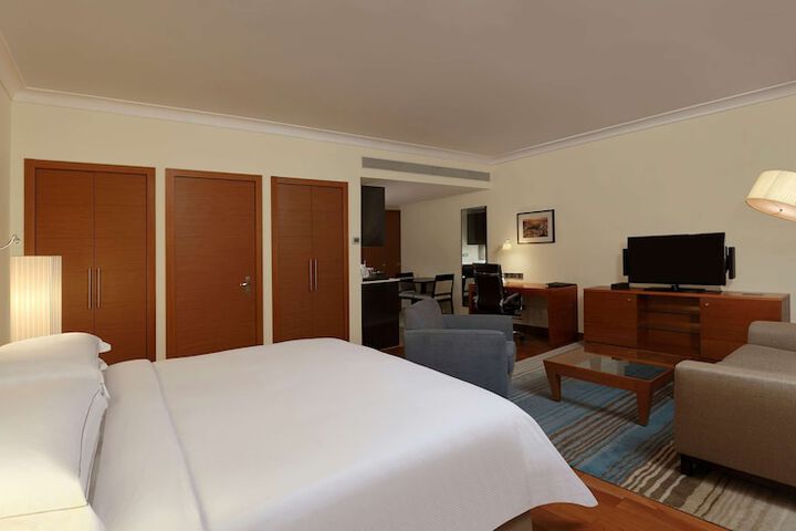 Room 17 of 114