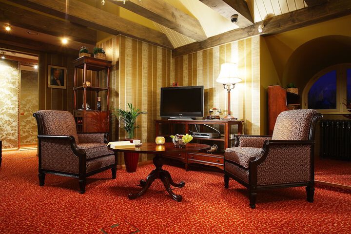 Guest Lobby