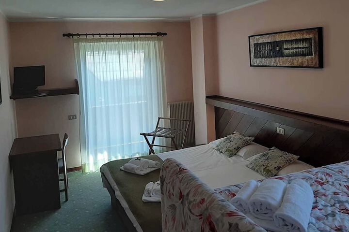 Room 23 of 53