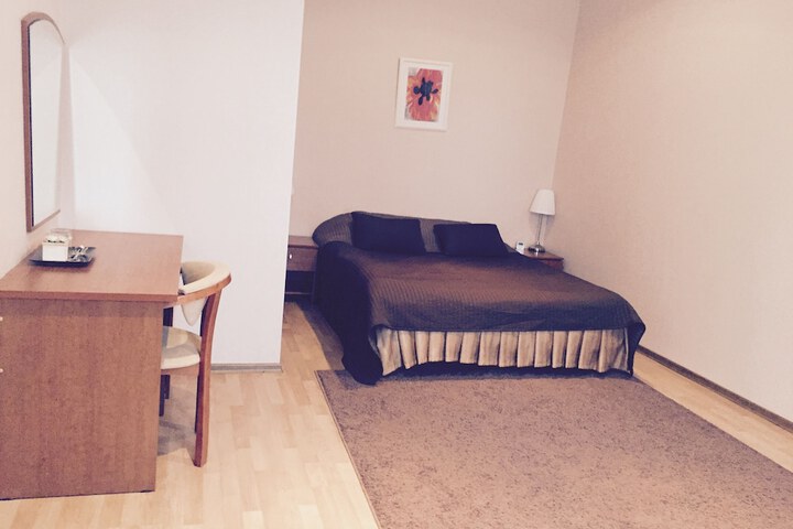 Room 10 of 62