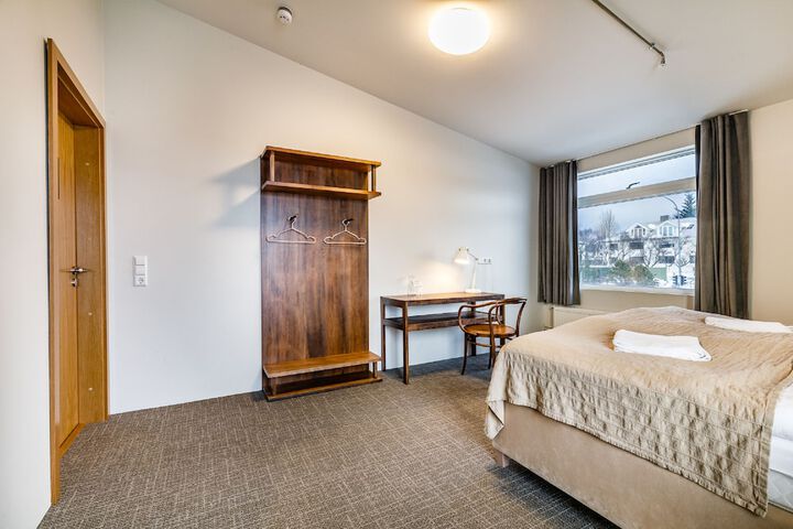 Room 16 of 29