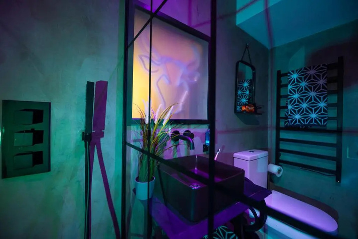 Room 5 of 14