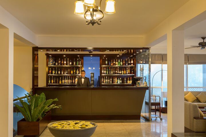 Lounge 180 of 210
