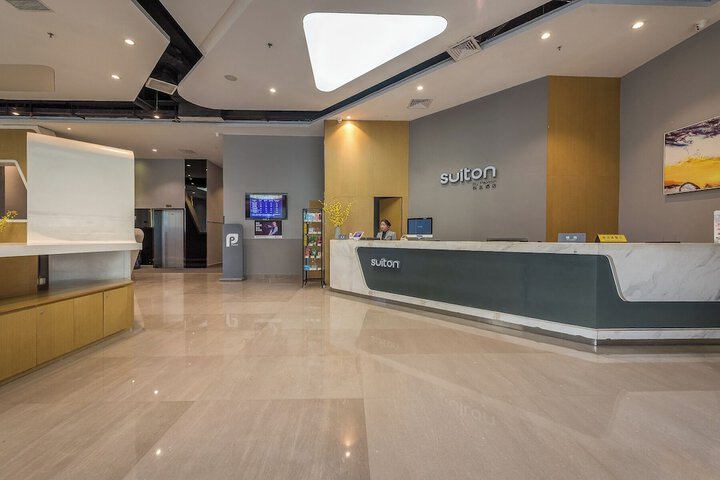 Mid Level Hotel