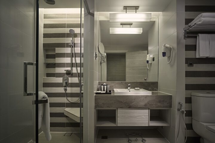 Room 3 of 49