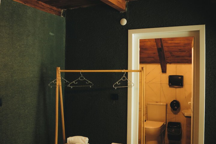 Room 24 of 44