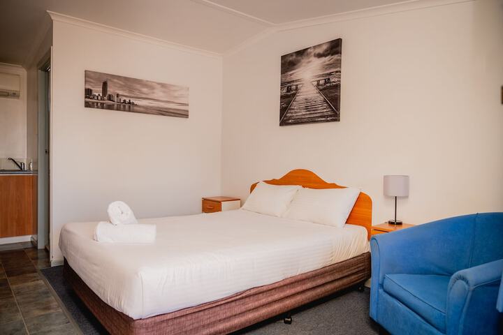 Room 3 of 11
