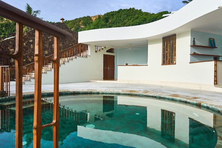Pool 56 of 77