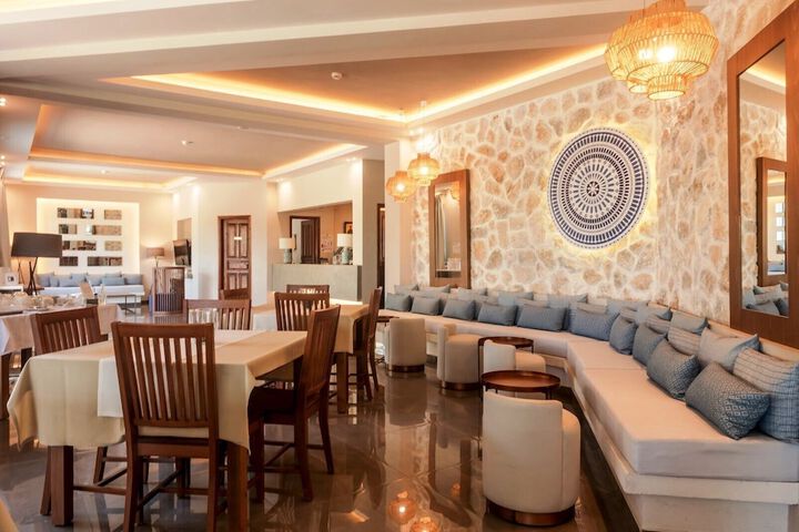 Hotel Interior 6 of 182