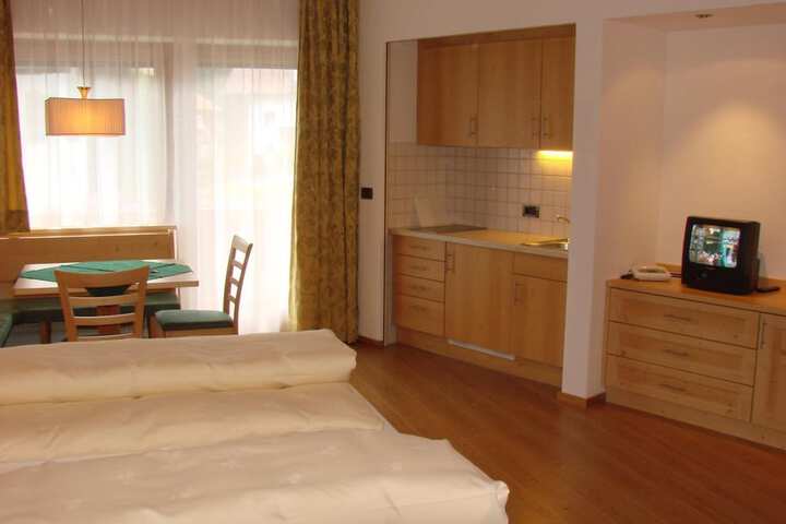Room 13 of 52