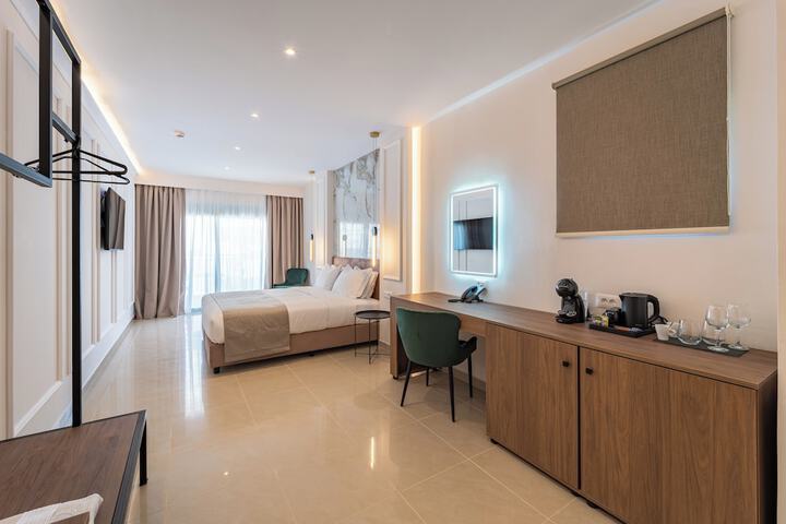 Room 65 of 187