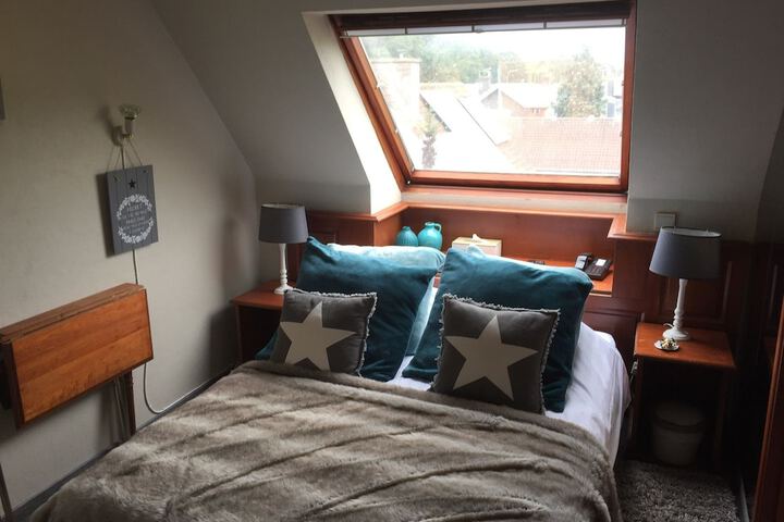 Room 4 of 43