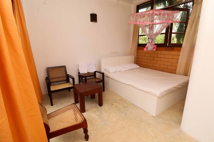 Room 3 of 18