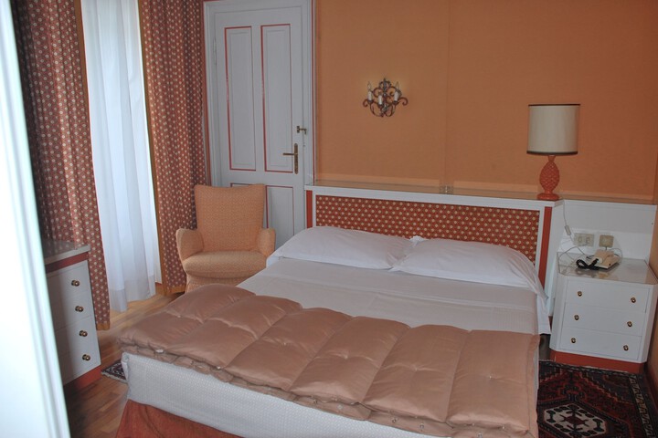 Room 5 of 45