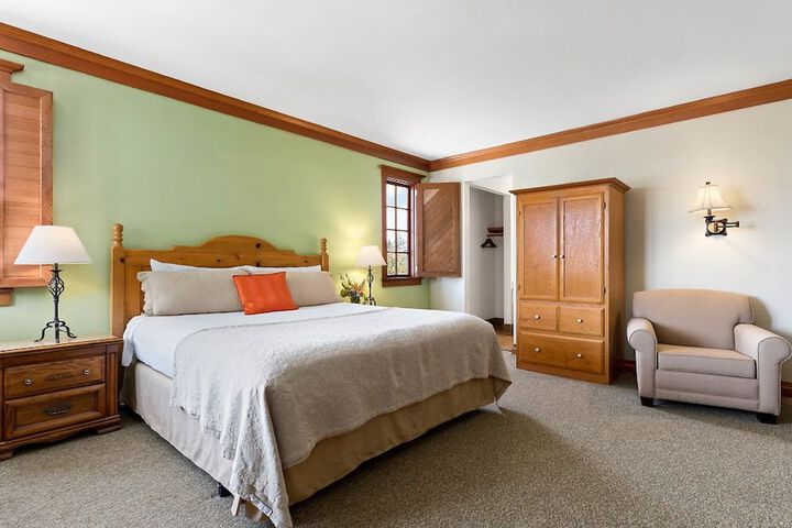 Room 15 of 103