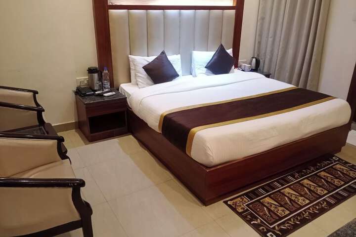 Room 10 of 25