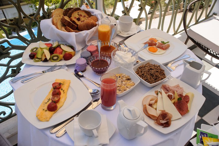 Breakfast/Coffee Service 99 of 109