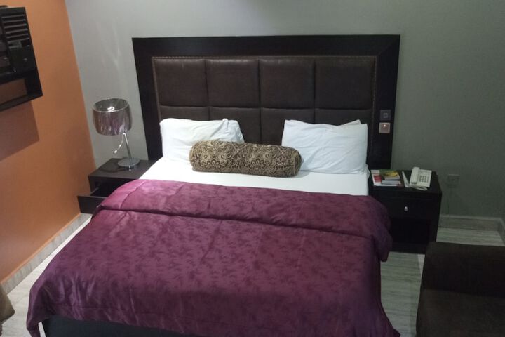 Room 3 of 31