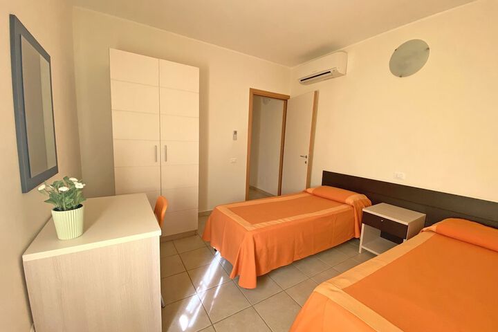 Room 17 of 122