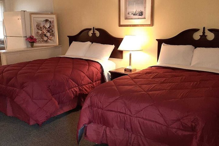 2 Double Beds (1 of 13)