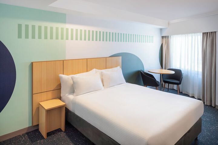 Room 6 of 105