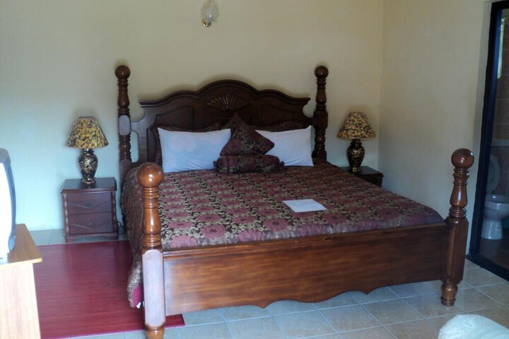 Room 16 of 42