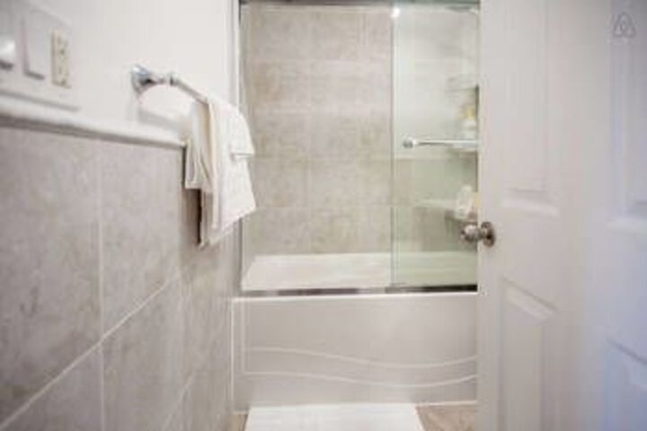 Room 2 of 20