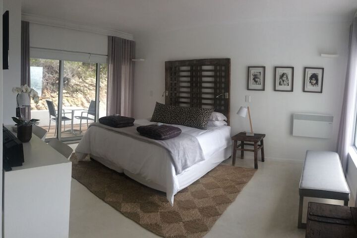 Room 3 of 63