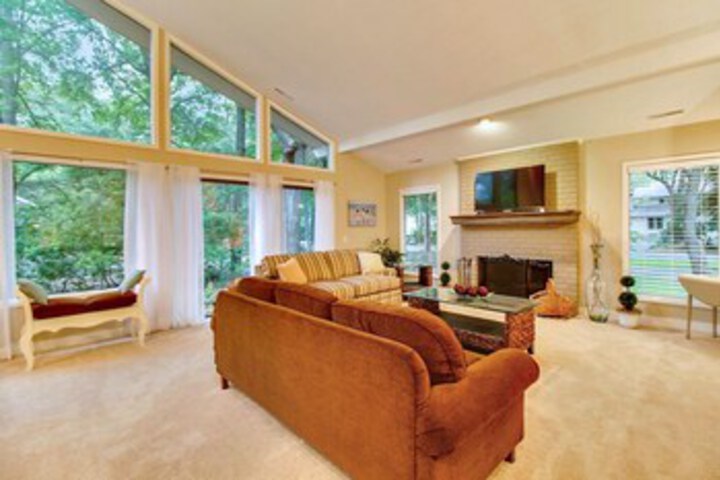 Room 4 of 5