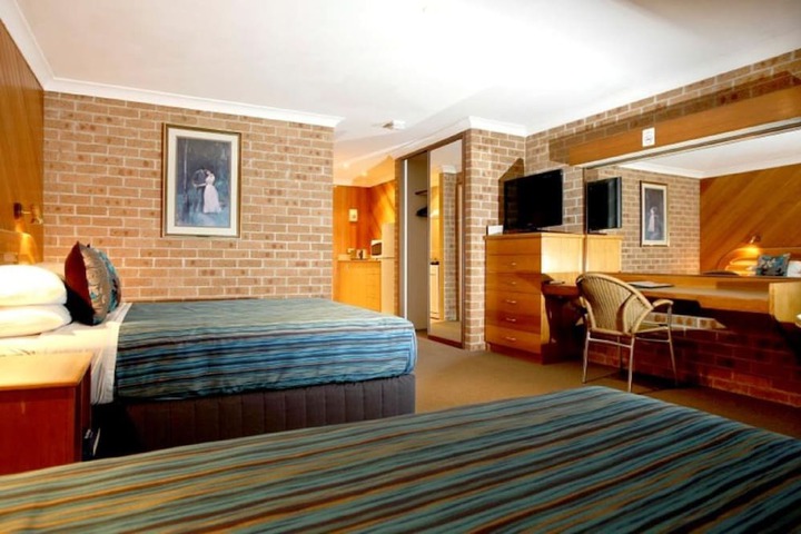 Room 7 of 42