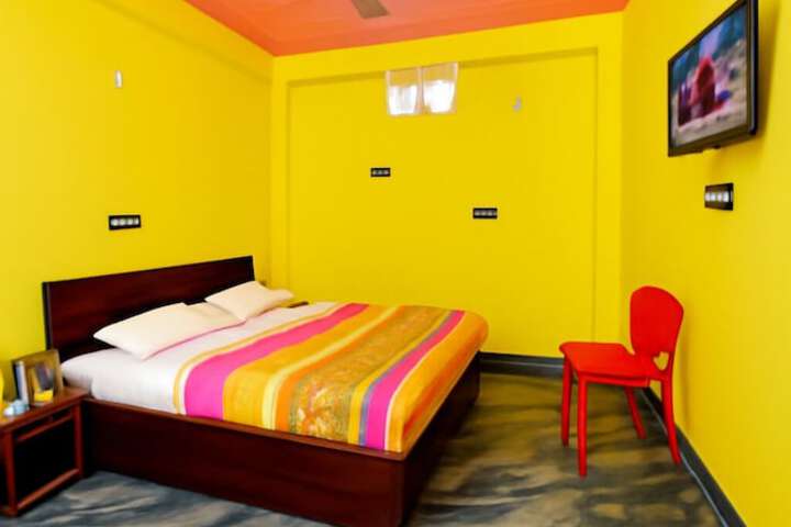 Room 11 of 38