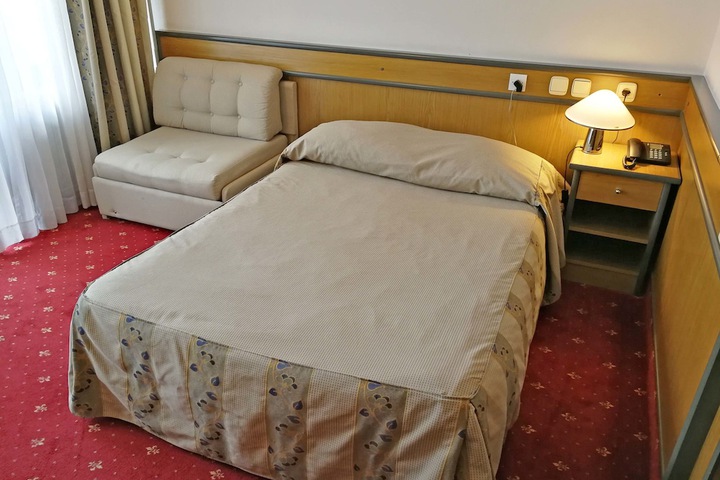 Room 5 of 49