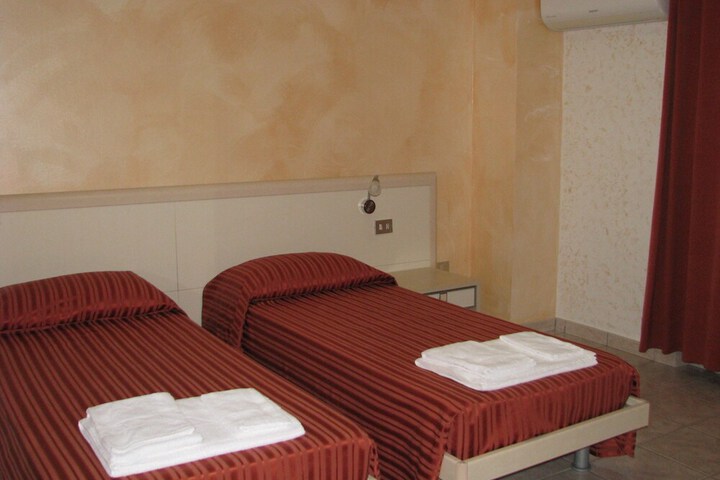 Room 11 of 46