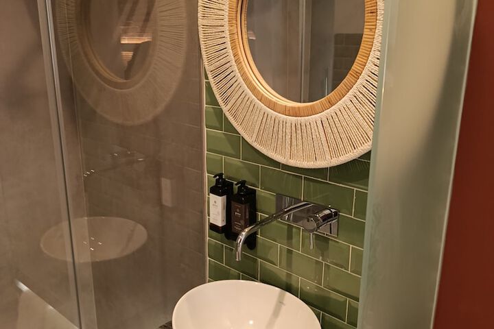 Room 18 of 22