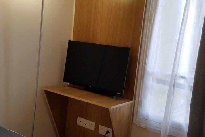 Room 7 of 18