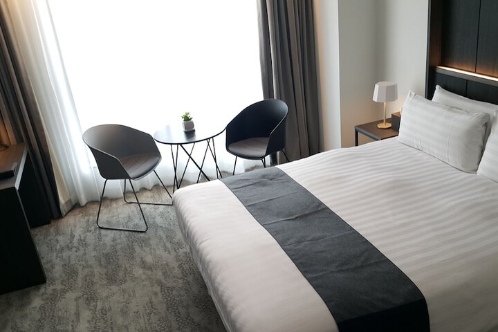 Room 6 of 45