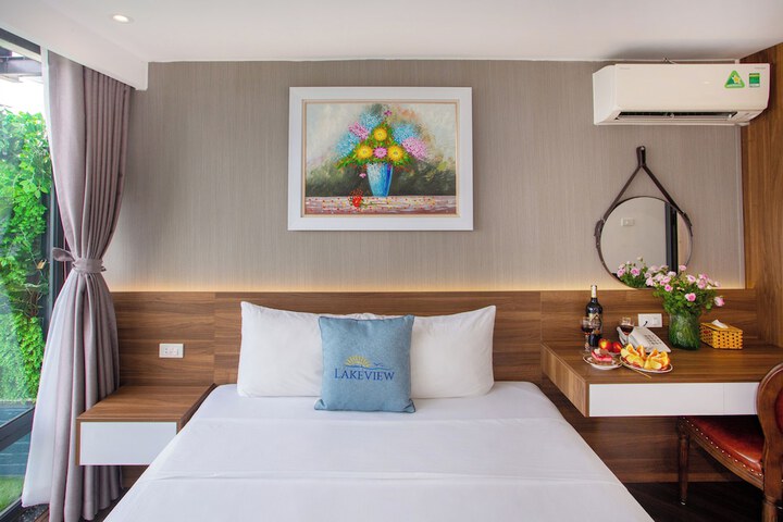 Room 33 of 75
