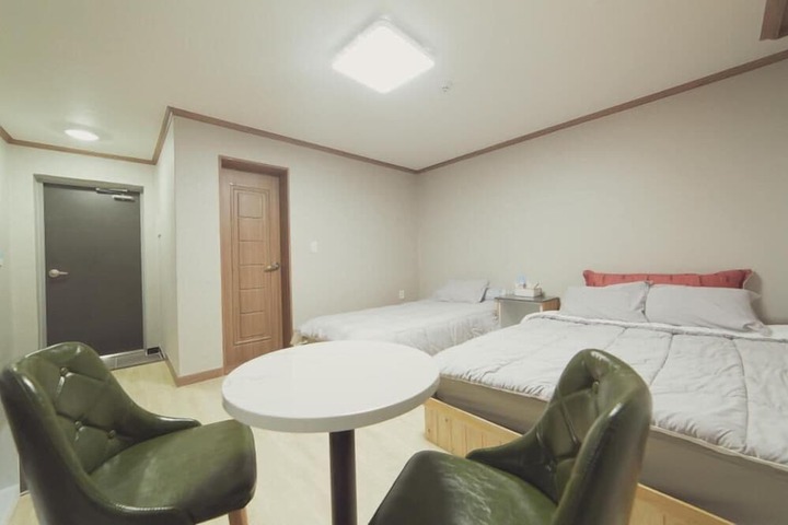 Room 22 of 64
