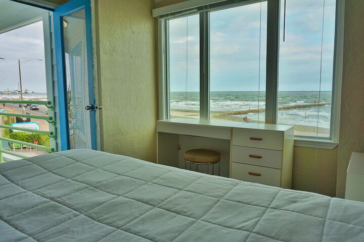 Room 8 of 20