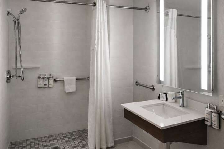 Room 31 of 102