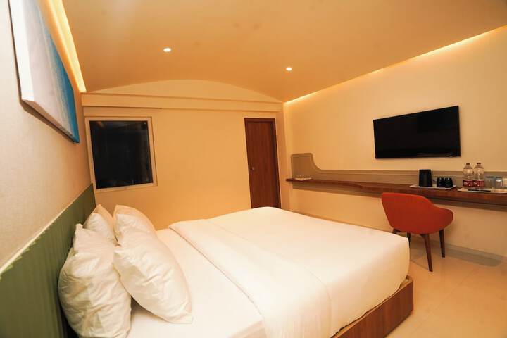 Room 33 of 72