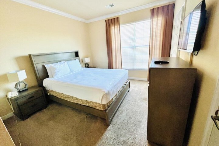 Room 5 of 24