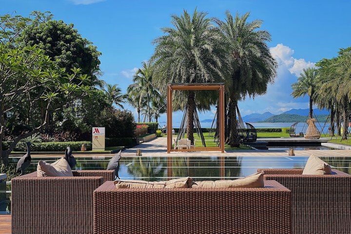 Hotel Exterior 103 of 127
