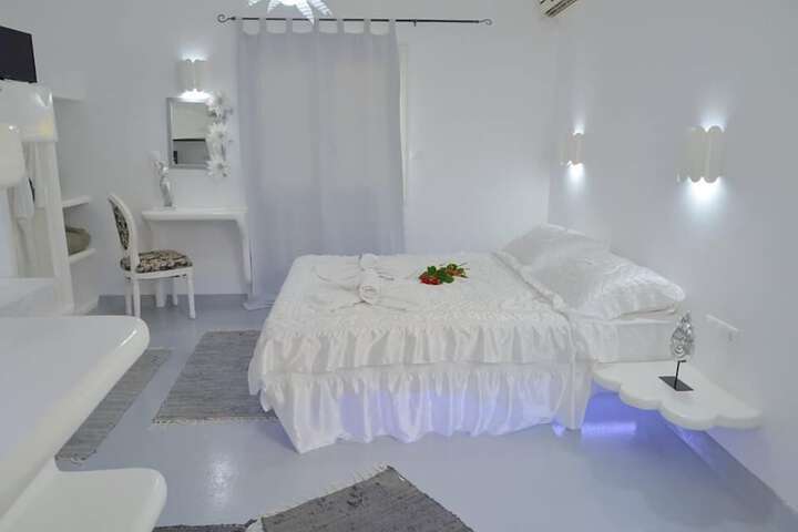 Room 4 of 17