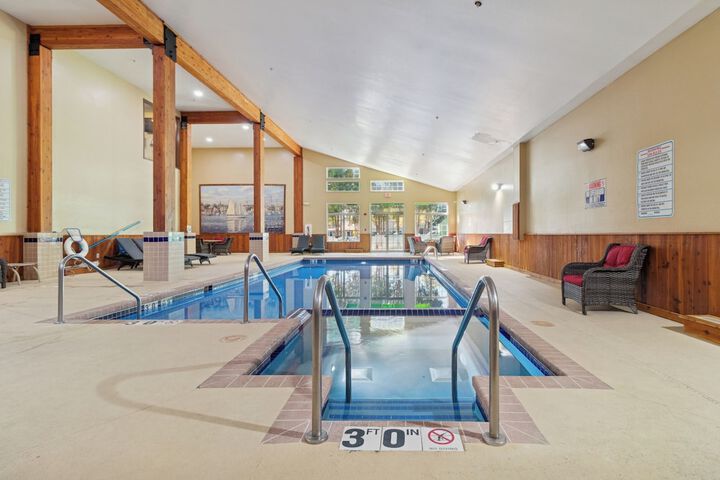 Hotel with Pool