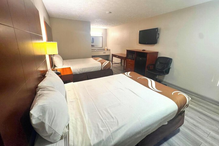 Room 10 of 22