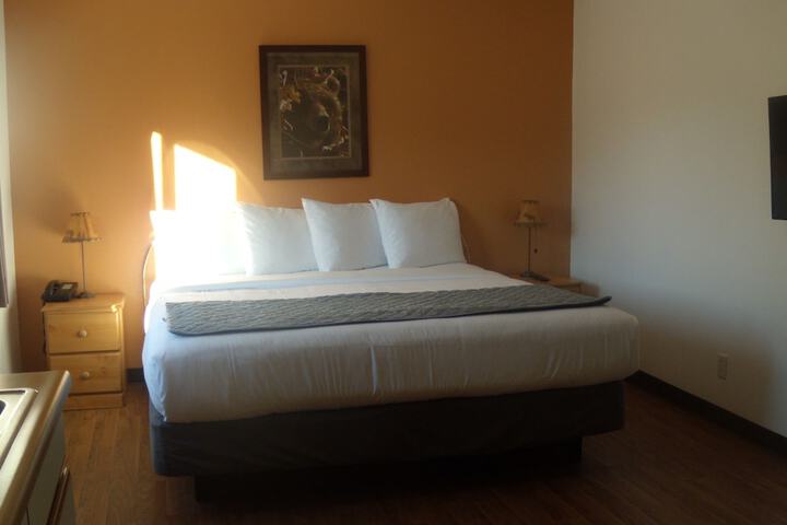 Room 5 of 33